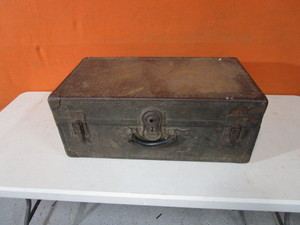 lot 343 image: Vintage Trunk