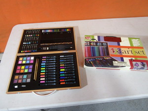 lot 350 image: (2) (New) Art Sets