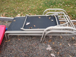 lot 15 image: Lounge Chairs