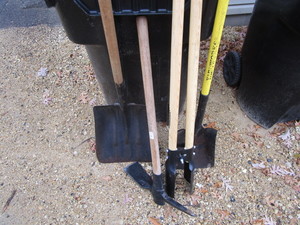lot 60 image: Yard Tools