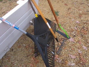 lot 62 image: Yard Tools