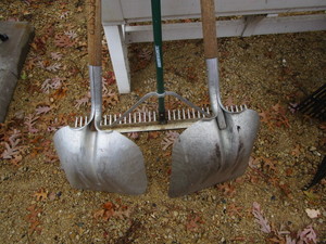 lot 63 image: Yard Tools