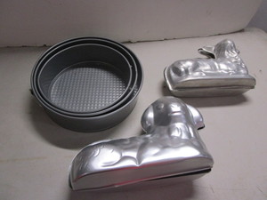 lot 30 image: Baking Molds