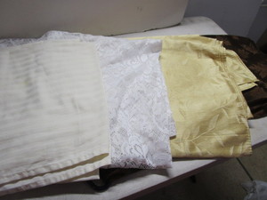 lot 36 image: Tablecloths