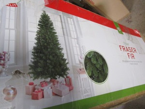 lot 46 image: Fraser Fir 7ft Tree