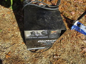 lot 53 image: Diehard Charger  Jump Starter