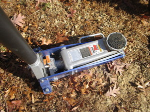 lot 54 image: Pittsburg Floor Jack