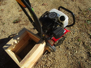 lot 55 image: Earthquake Mini Tiller