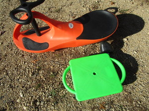 lot 65 image: Childs Scooters