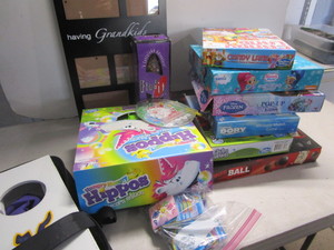 lot 72 image: Childrens Games