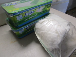 lot 74 image: Swiffer Sweeper Supplies