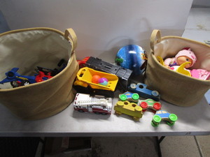 lot 76 image: Totes of Toys