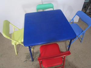 lot 82 image: Childs Table & Chairs
