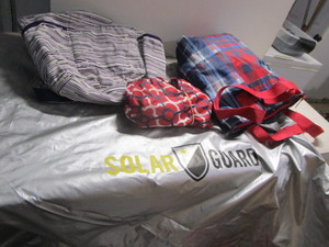lot 92 image: Car Screen, 31 & Insulated Bags