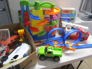 lot 94 image: Childrens Toys