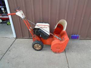 Simplicity snow blower. Used condition. Tested & works. As shown.
