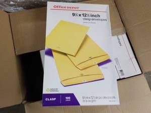 lot 4 image: Office Depot Box of 100 - 9 12 x 1...