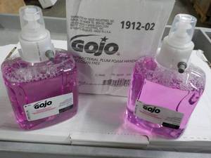 lot 21 image: 2 - 2 Liter Refill Jugs GOJO Antiba...