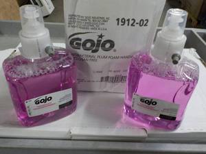 lot 22 image: 2 - 2 Liter Refill Jugs GOJO Antiba...