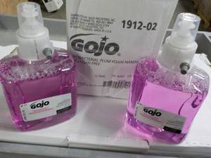 lot 25 image: 2 - 2 Liter Refill Jugs GOJO Antiba...