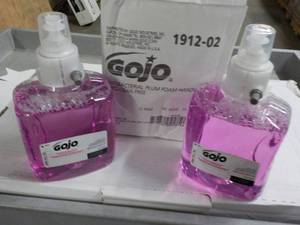 lot 26 image: 2 - 2 Liter Refill Jugs GOJO Antiba...