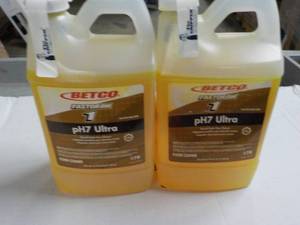 lot 29 image: 2 - 2 Liter Jugs BETCO Fast Drawl P...
