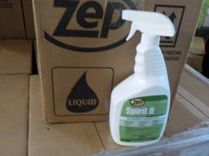 lot 145 image: Case of 12 qt Spray bottles ZEP Spi...