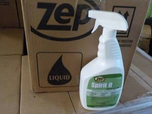 lot 146 image: Case of 12 qt Spray bottles ZEP Spi...