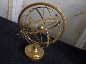 lot 164 image: Gold Globe Table Dcor...