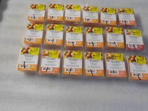 lot 175 image: 18 Betterhomes and Gardens Wax Melt...