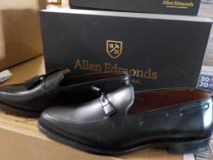 lot 185 image: Allen Edmonds Grayson size 9.5 Blac...