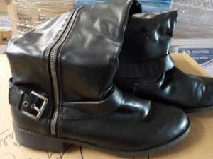 lot 191 image: Brash size 11 Black Boots...