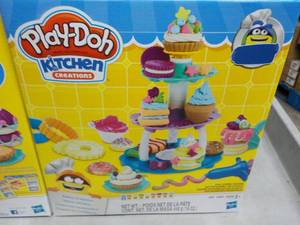 lot 212 image: 2 Play Doh Kitchen Creations...