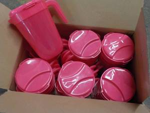 lot 222 image: Case of 16 Fuchsia Burst Plastic Pi...