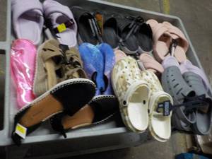 lot 246 image: 12 Pair New Shoes with Tags, Mens ...