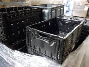 lot 254 image: 4 Collapsible Plastic Crates Your C...