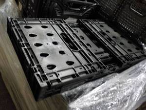 lot 256 image: 4 Collapsible Plastic Crates Your C...