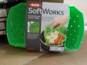 lot 261 image: 4 Pack OXO Softworks Silicone Press...