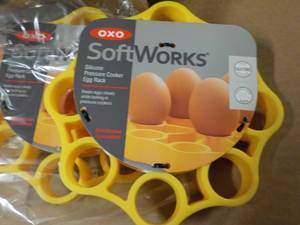 lot 267 image: 3 Pack OXO Softworks Silicone Press...