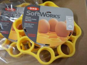 lot 270 image: 3 Pack OXO Softworks Silicone Press...