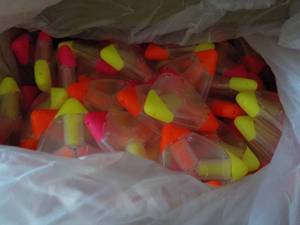 lot 326 image: Case of 300 Triangular Highlighters...