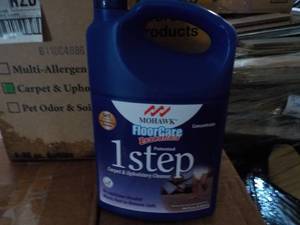 lot 332 image: 96 oz Jug Mohawk 1 Step Carpet and ...