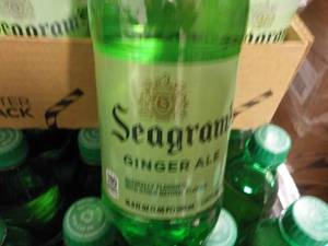 lot 398 image: 24 Pack Seagrams Ginger Ale...