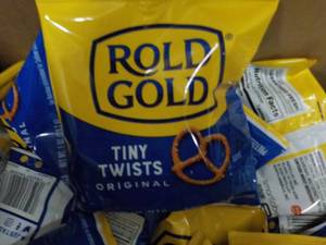 lot 422 image: Case of Rold Gold Tiny Twists...