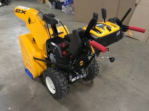 Cub Cadet 2X 30 MAX Two-Stage Snow Blower in good condition cuwstomer return see pictures
