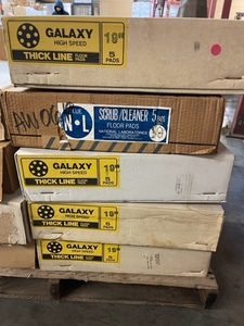 Assorted 19 Floor Pads