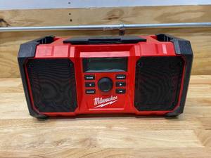 lot 29 image: MILWAUKEE M18 18-Volt Lithium-Ion Cordless Jobsite Radio