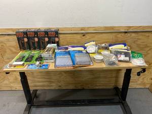 lot 31 image: Lot of RVCamperMisc Items