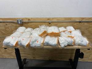 lot 52 image: Large Lot of Industrial Gloves- small