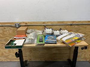 lot 55 image: Lot of Miscellaneous Items